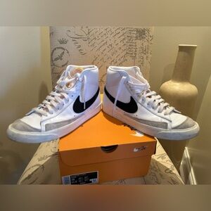 Nike Men's Blazer Mid '77 Vintage Shoes